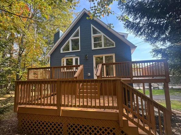 1059 Lakeland Dr, Lake Ariel, PA 18436