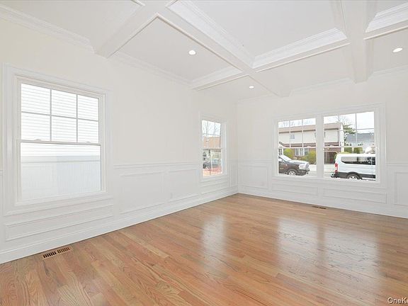 4th image of 57 Maeder Avenue
