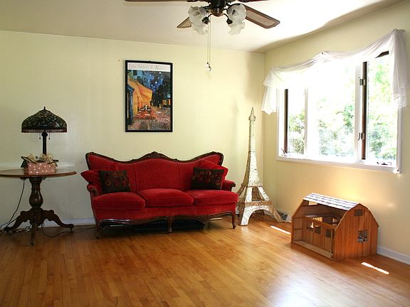 3rd image of 625 N Westmore Ave
