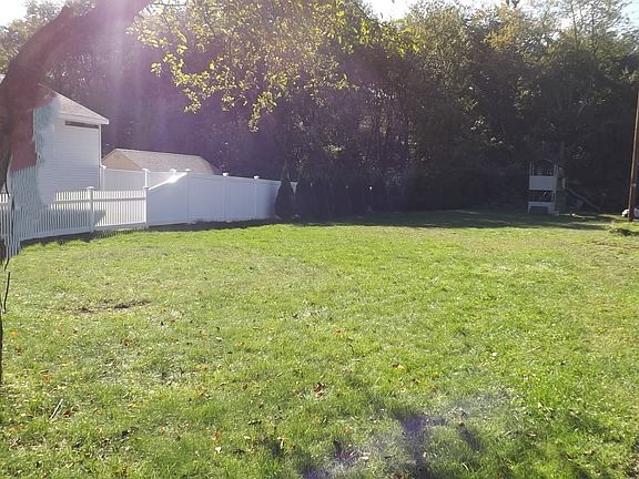 4th image of 12 Middleton St
