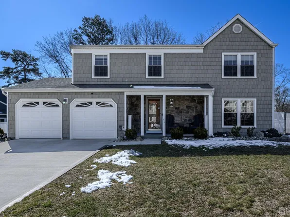 86 Concord Cir, Howell, NJ 07731