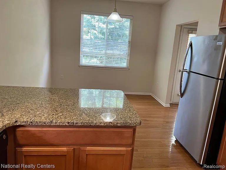 41876 Yeats Dr — Photo 8