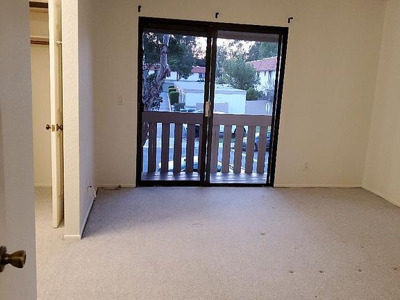 Master Bedroom, 2 closets, Stand-up Shower and Toilet, Double-Basin Vanity, large balcony