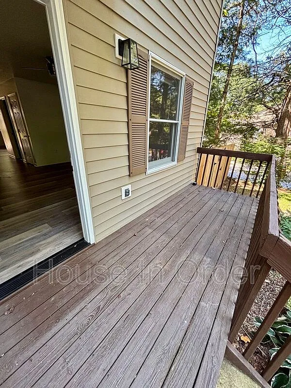 2 bed, 1.5 bath, 1140 sqft, $1,460 — Photo 2