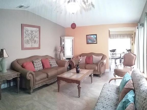 2nd image of 999 Soria Ave