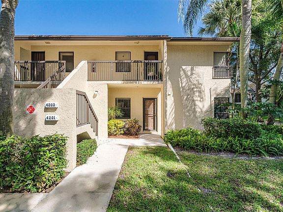 3rd image of 4201 Carambola Circle #26120