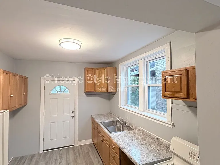 10625 S Calumet Ave #3 — Photo 13