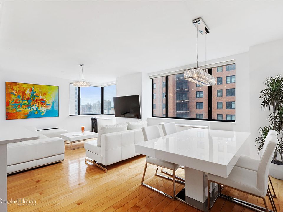 1st image of 30 W 61st St APT 15D