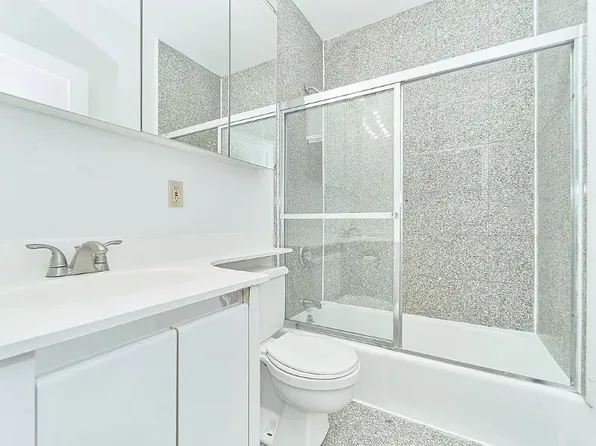 207 East 37th Street image 5 of 10