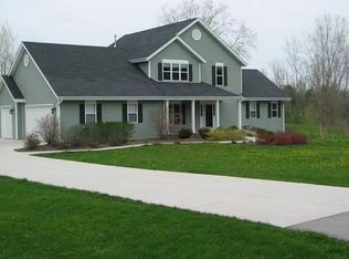 6150 Pleasant Valley Rd, Grafton, WI 53024