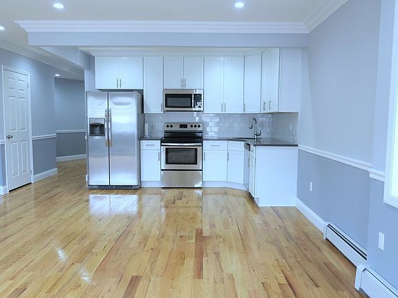 4th image of 2758 Morgan Ave