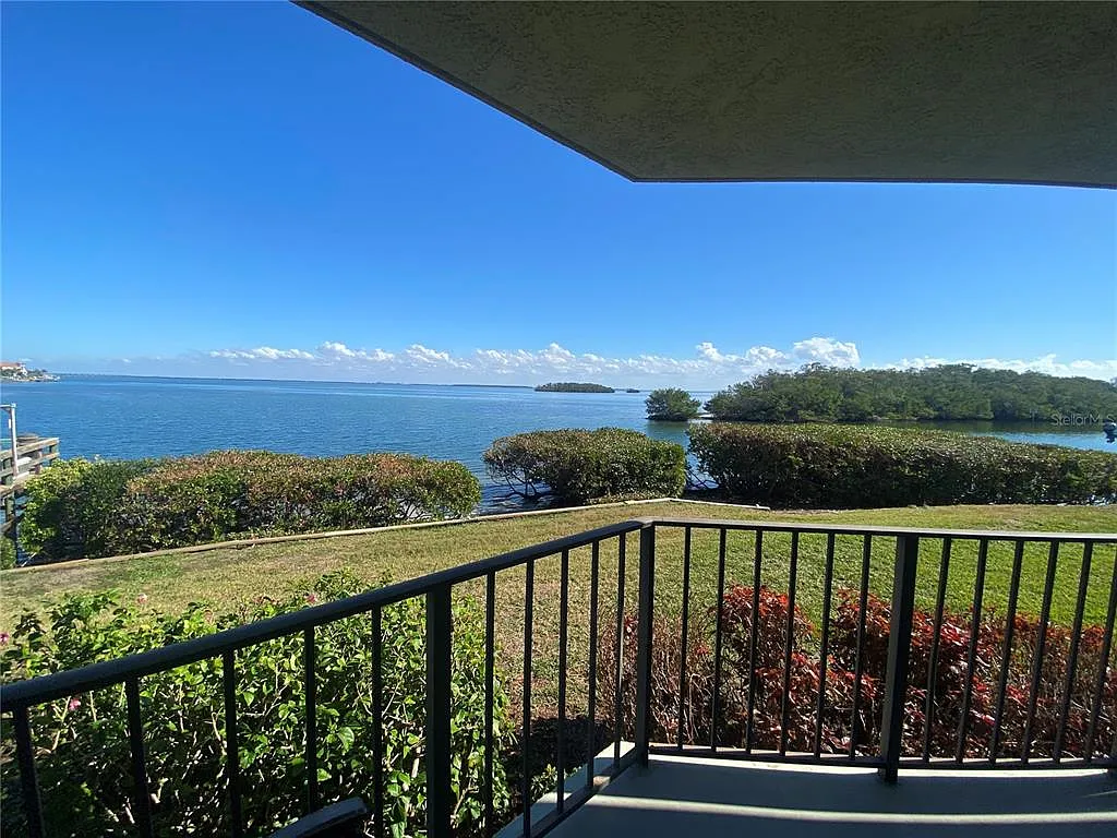 1515 Pinellas Bayway S — Photo 1