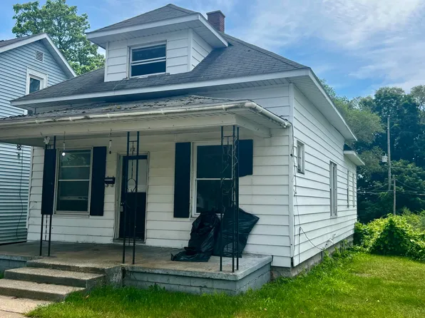 512 E Danaher St, Ludington, MI 49431