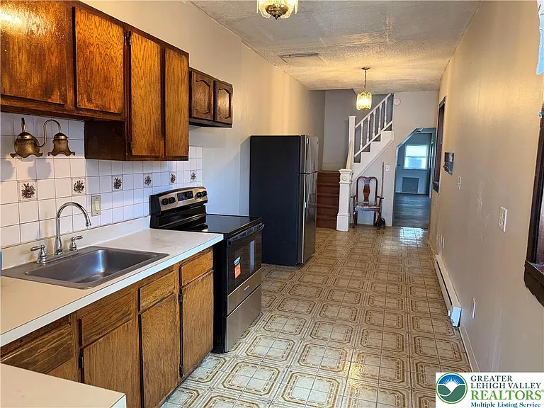 177 W Tilghman St — Photo 11