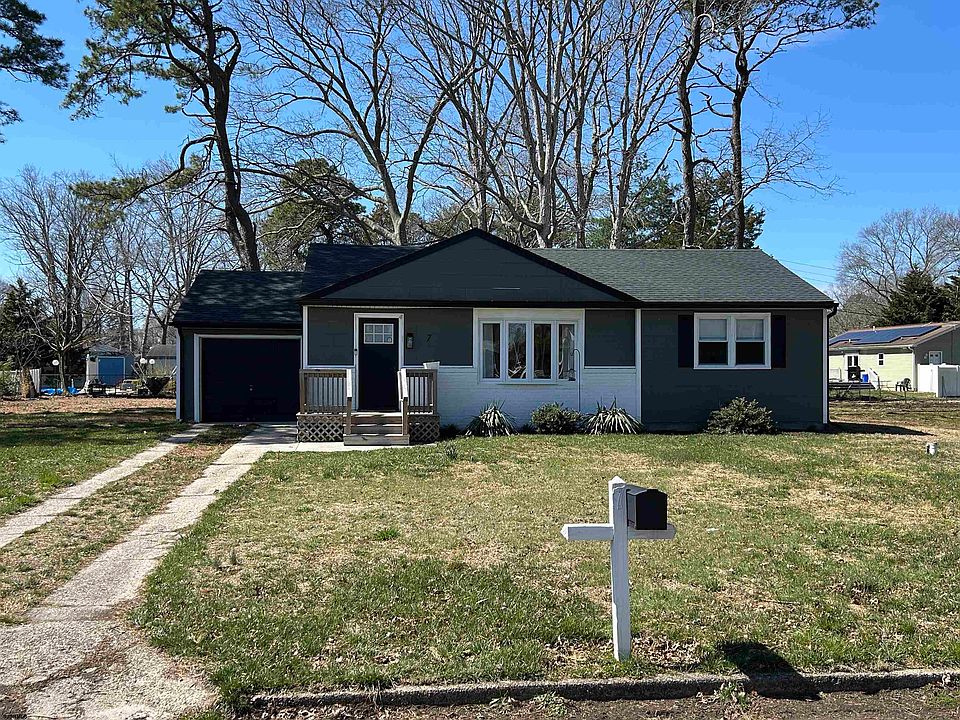 1st image of 7 Adella Ave