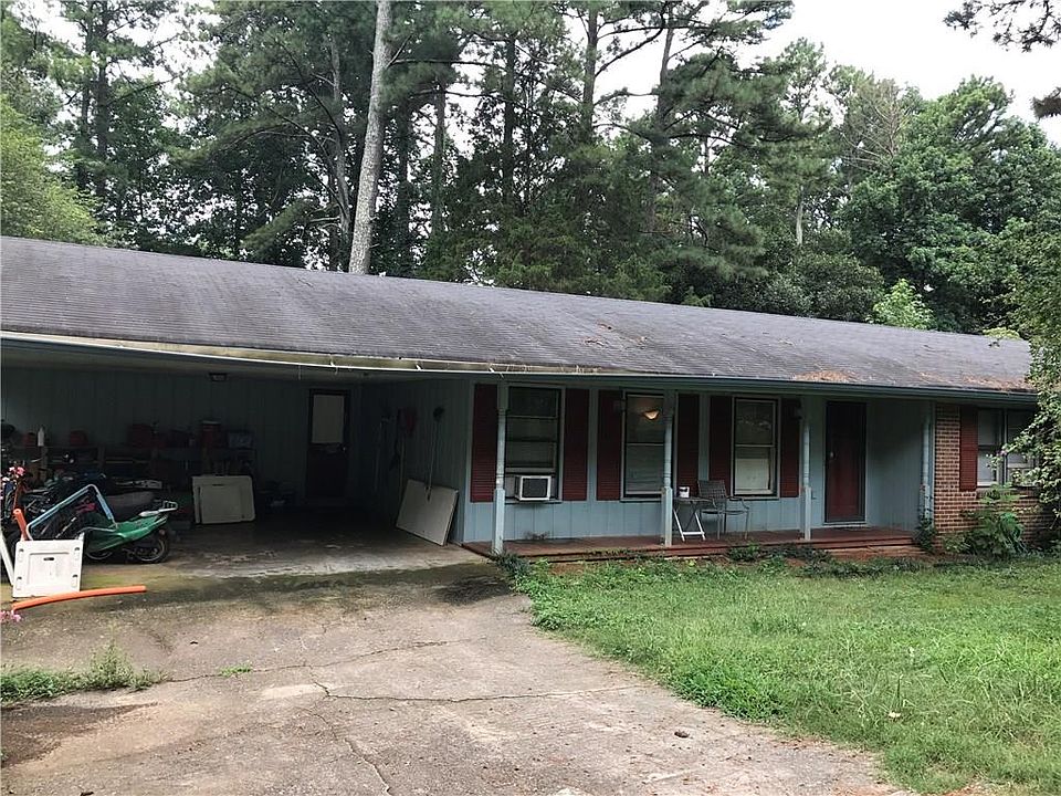 1st image of 2816 Castle Dr