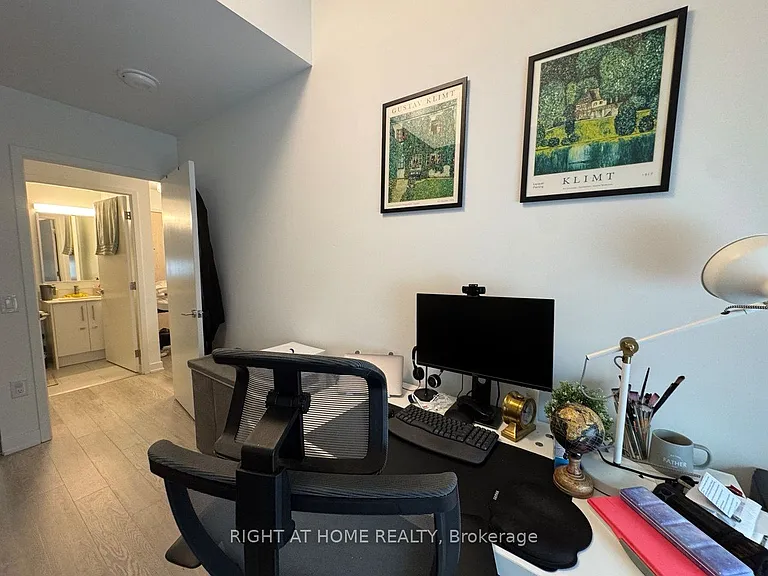 3 Strathgowan Ave #202 — Photo 22