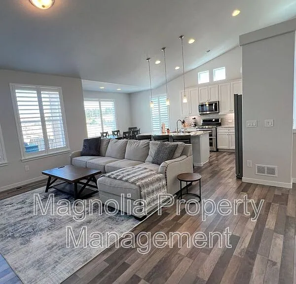 11855 Koenig Dr — Photo 4