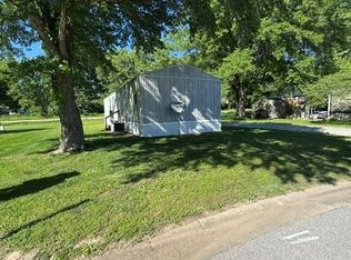 4 Periwinkle Cir, Belleville, IL 62220