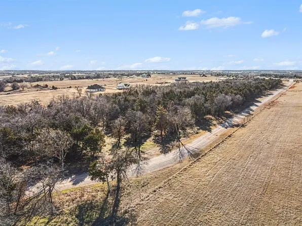 1001 Meadows Ln #25, Guthrie, OK 73044
