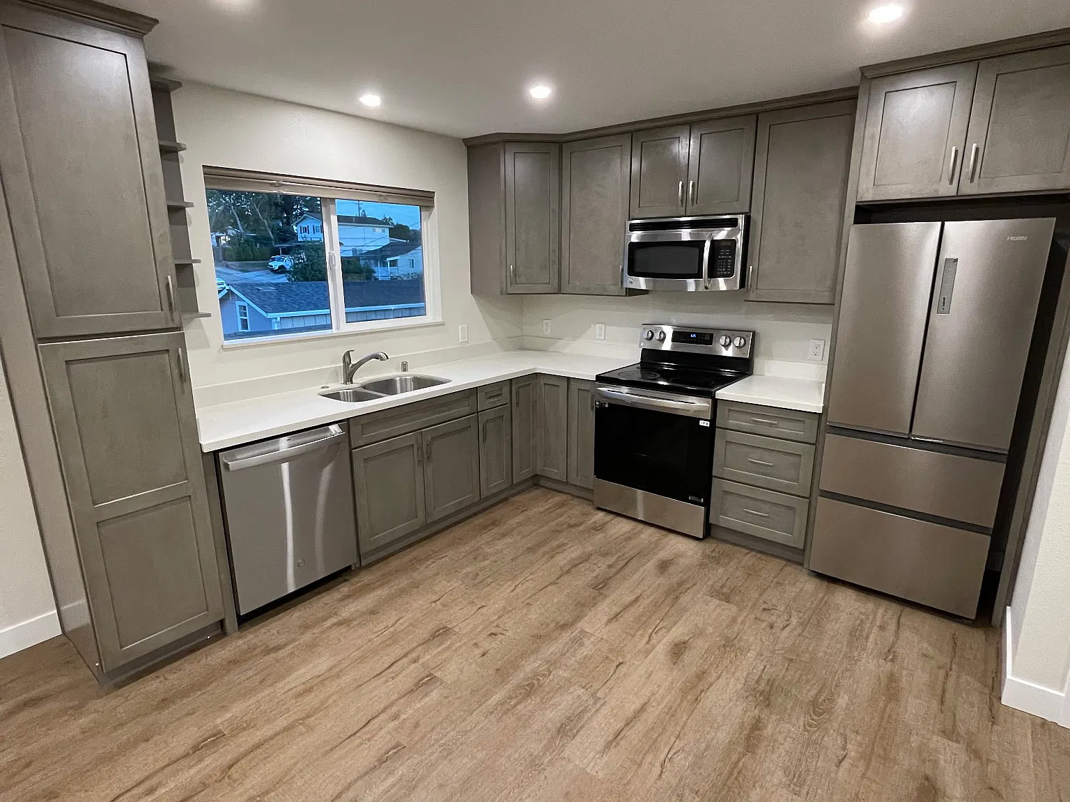 2 bed, 1000 sqft, $3,000 — Photo 2