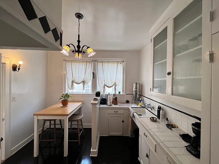 1935 N Vermont Ave #3 — Photo 7