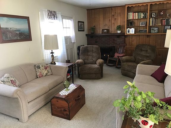 3rd image of 203 N Lhommedieu St