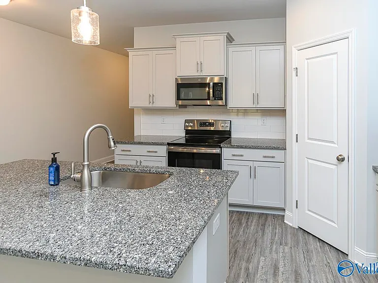 125 River Springs Ct — Photo 20