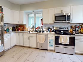 11 Pinkham Rd, Medford, MA