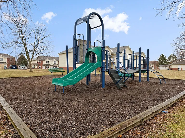 1308 N Liberty Cir E — Photo 33