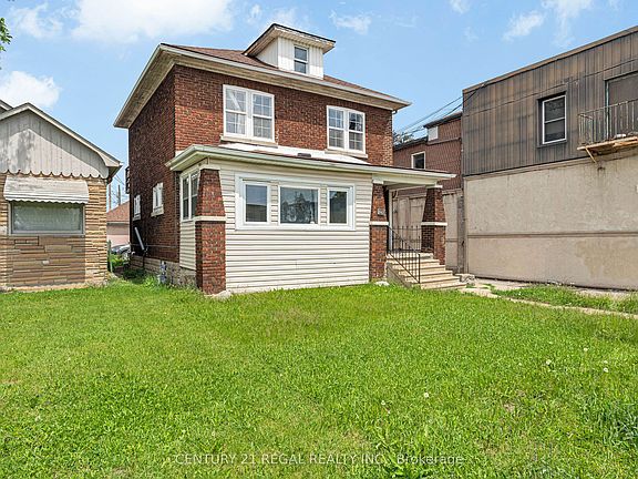 2nd image of 942 Tecumseh Rd E