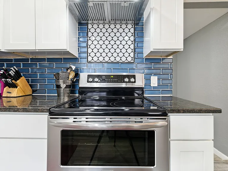 629 Delmar St — Photo 19