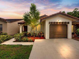 6654 NW 174th Ln, Hialeah, FL 33015