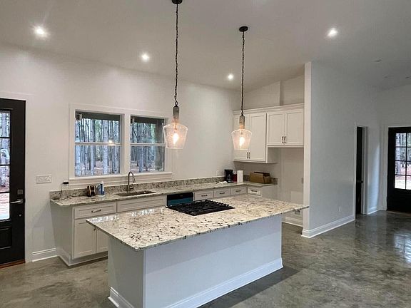 4th image of 384 Williams Rd