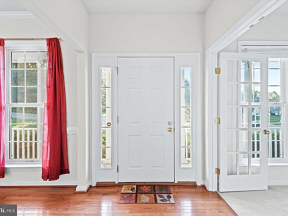 3rd image of 4 Prescott Ln