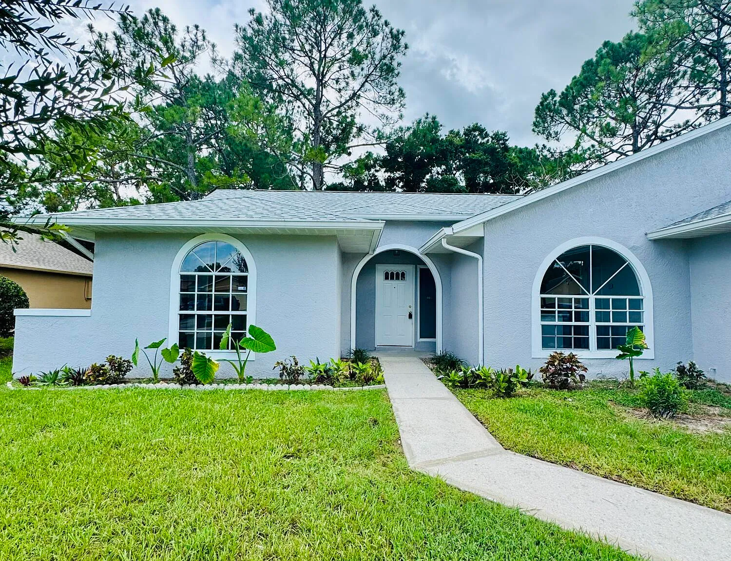 3 bed, 2.0 bath, 1484 sqft, $1,950 — Photo 2