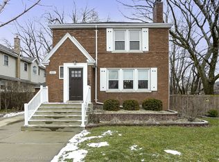 9521 S Avers Ave, Evergreen Park, IL 60805