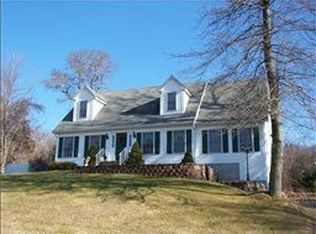 29 Deerfield Ln, Portland, CT 06480