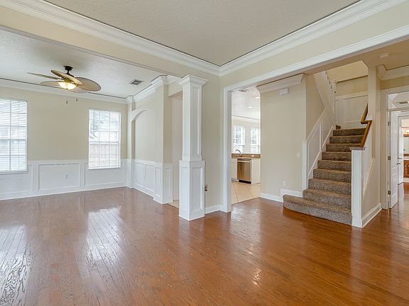 2nd image of 404 E Jersey St