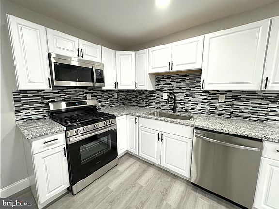 2nd image of 15 S Stuyvesant Dr
