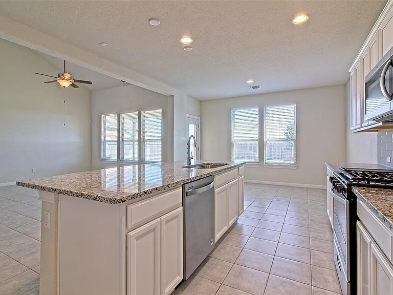 5610 Wolf Pack Dr — Photo 16