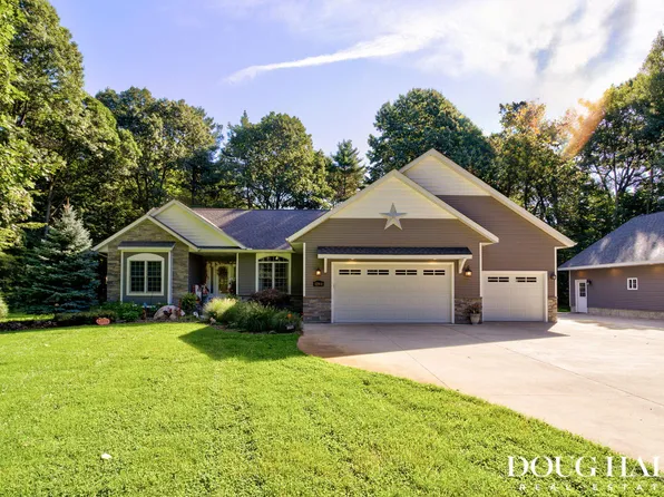 12860 Woodhaven Dr, Grand Haven, MI 49417
