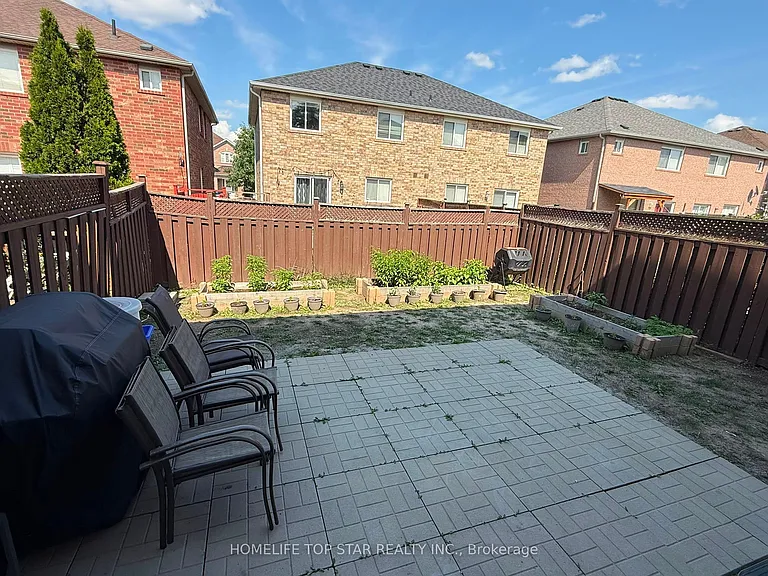 46 Ferncastle Cres — Photo 13