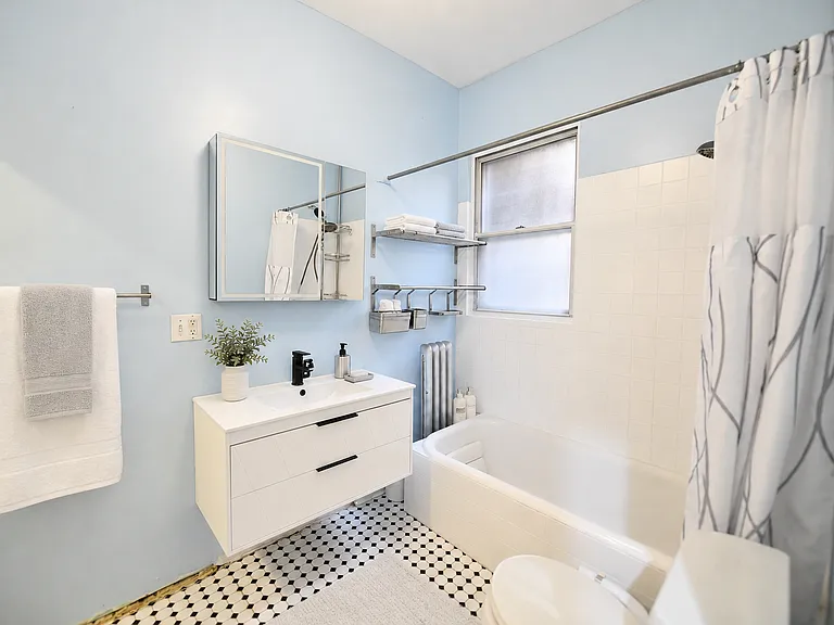 1260 W Pratt Blvd #2 — Photo 11