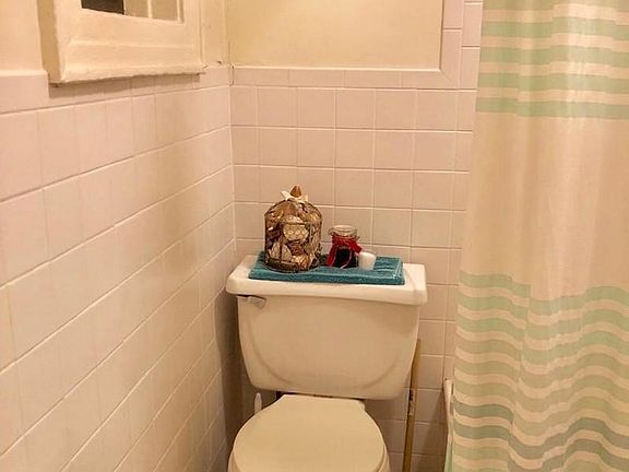4th image of 4109 48th St APT 6