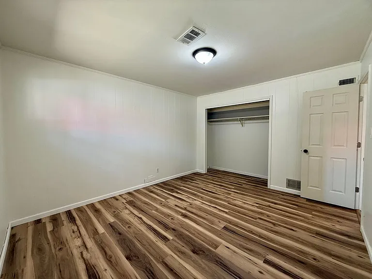 300 Olive St — Photo 24