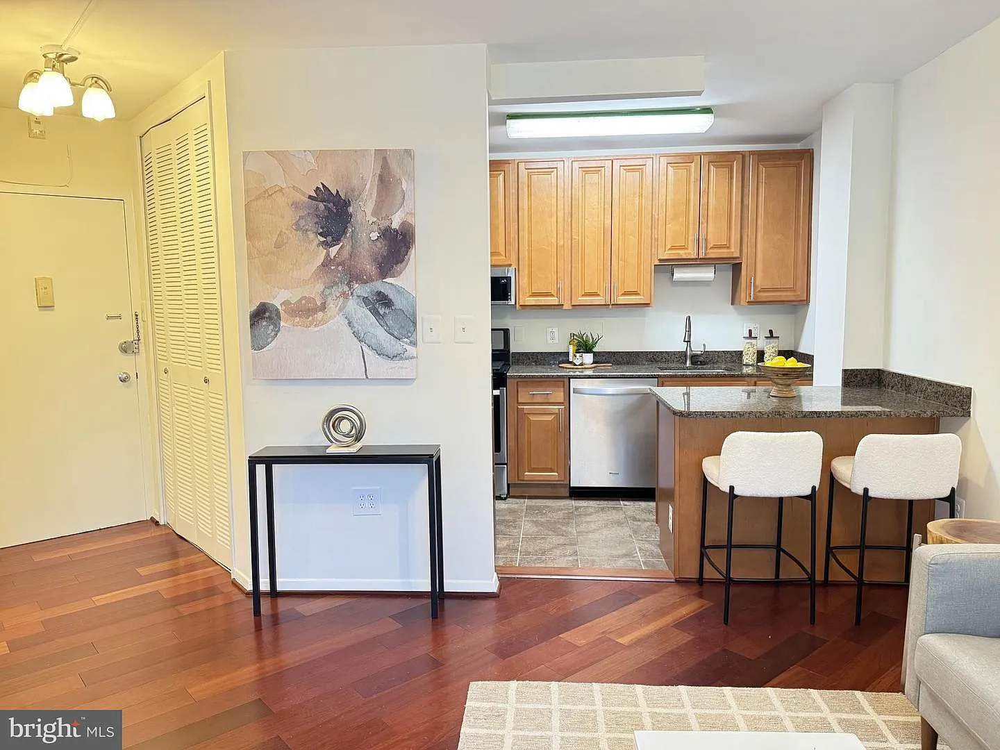 Studio, 440 sqft, $1,795 — Photo 3