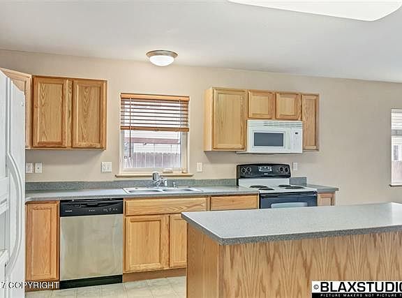 2nd image of 1385 Joyce Dr