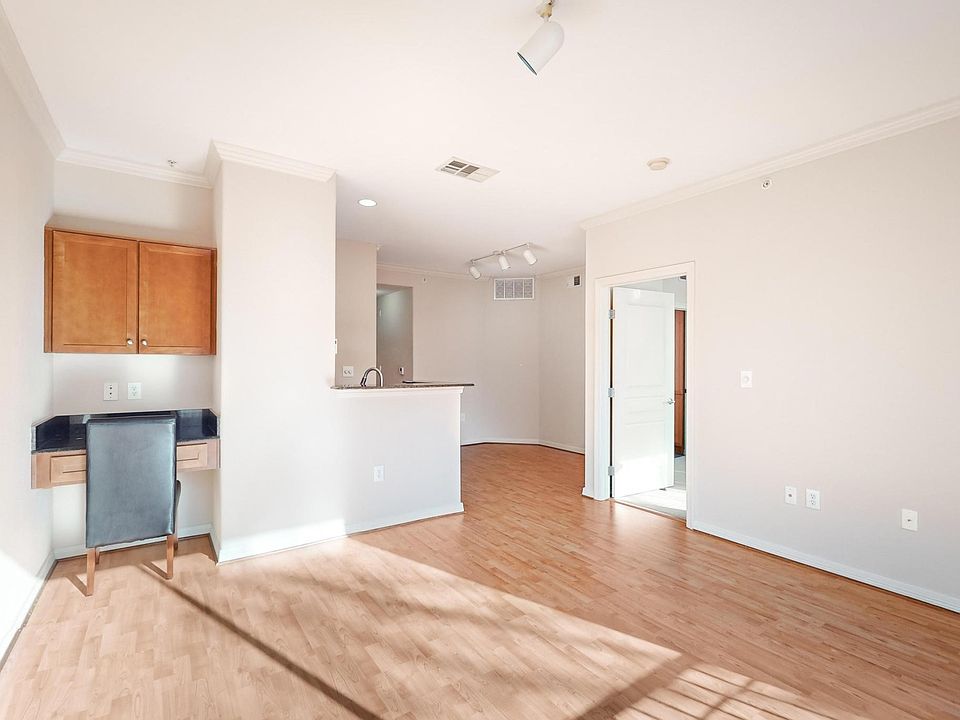 1st image of 330 Las Colinas Blvd APT 246