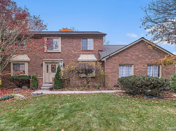 25309 Bridlepath Ln, Farmington Hills, MI 48335